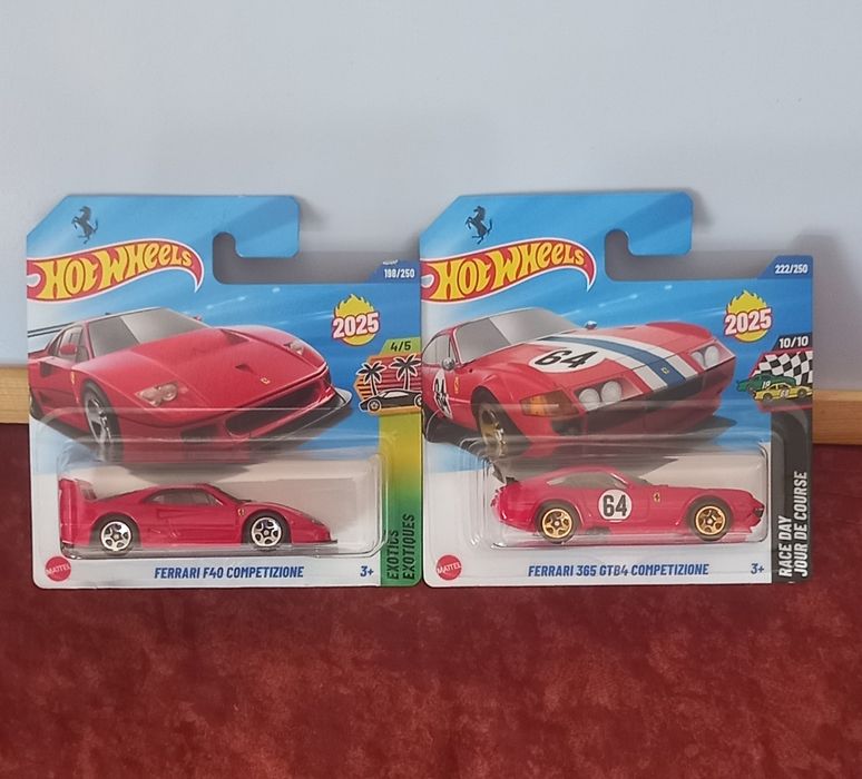 Ferrari f40 VS Ferrari 365 gtb4 hot wheels