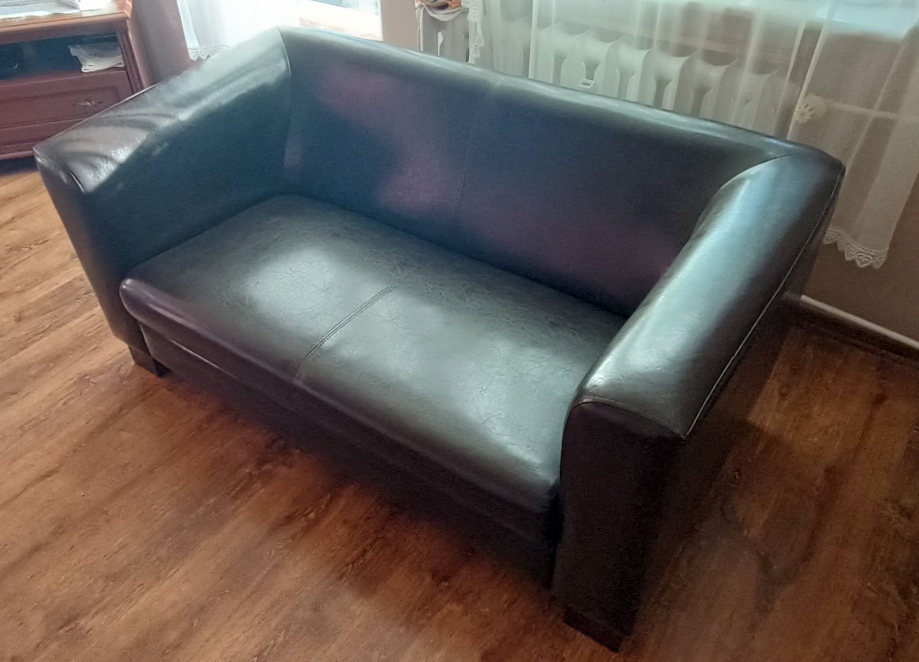 Dwuosobowa sofa w kolorze mokka