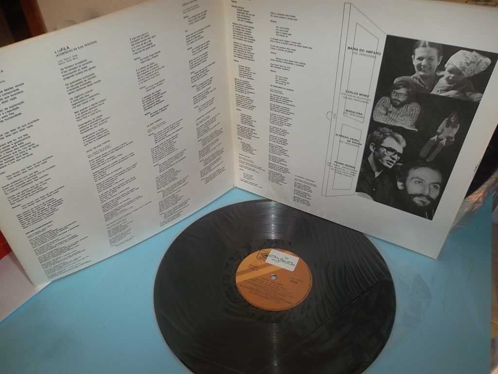 LP - Grupo Outubro ‎– Cantigas De Ao Pé Da Porta (1977)