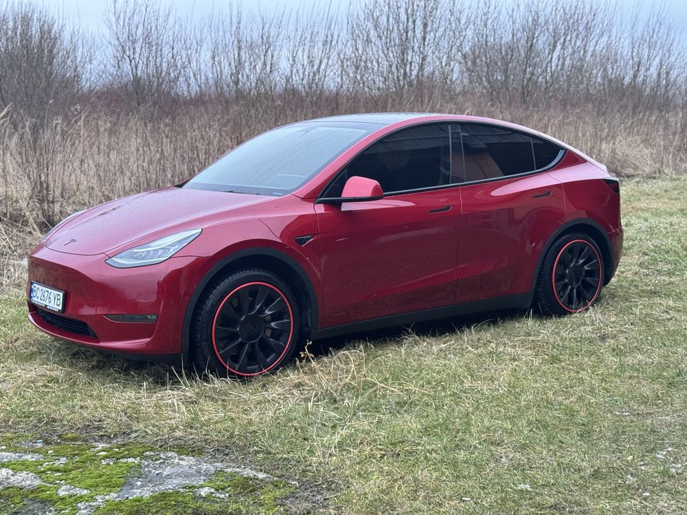 Tesla Model Y 2021 (7 місць)