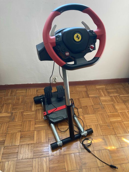 XBOX One S 1 TB + kierownica Thrustmaster Ferrari 458 Spider (+stojak)