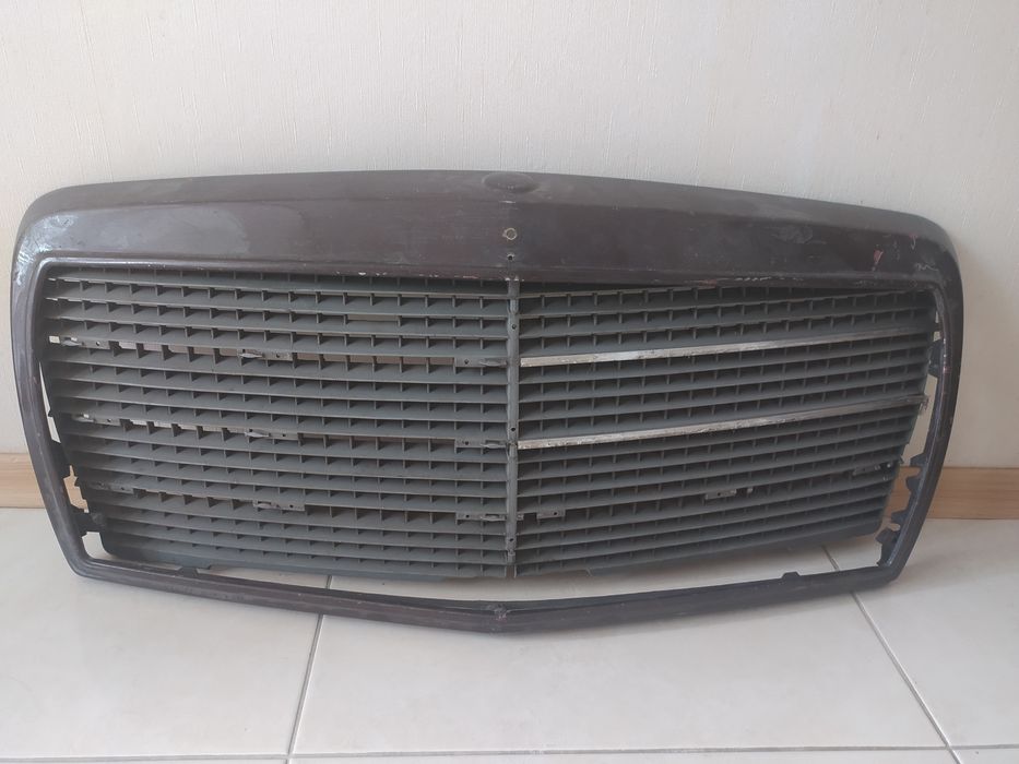 Решітки/хромовані рамки на w123/124/126/140/210