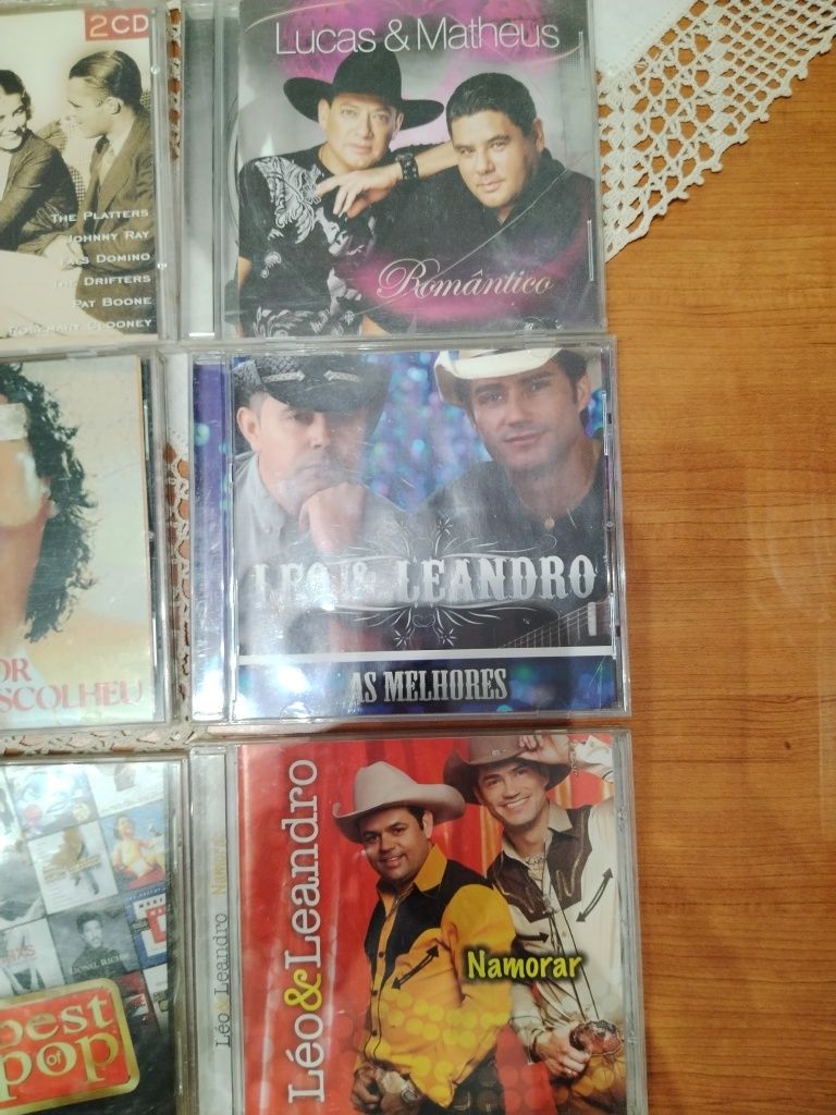 CDs antigos aleatórios