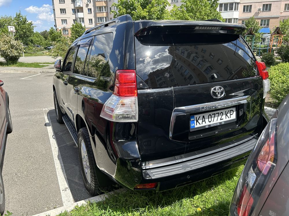 Обмін свого автопарку самоскидів та Прадо на нерухомість  Київ область