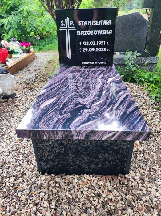 Nagrobki kompozytowe 2695zł, różne kolory.