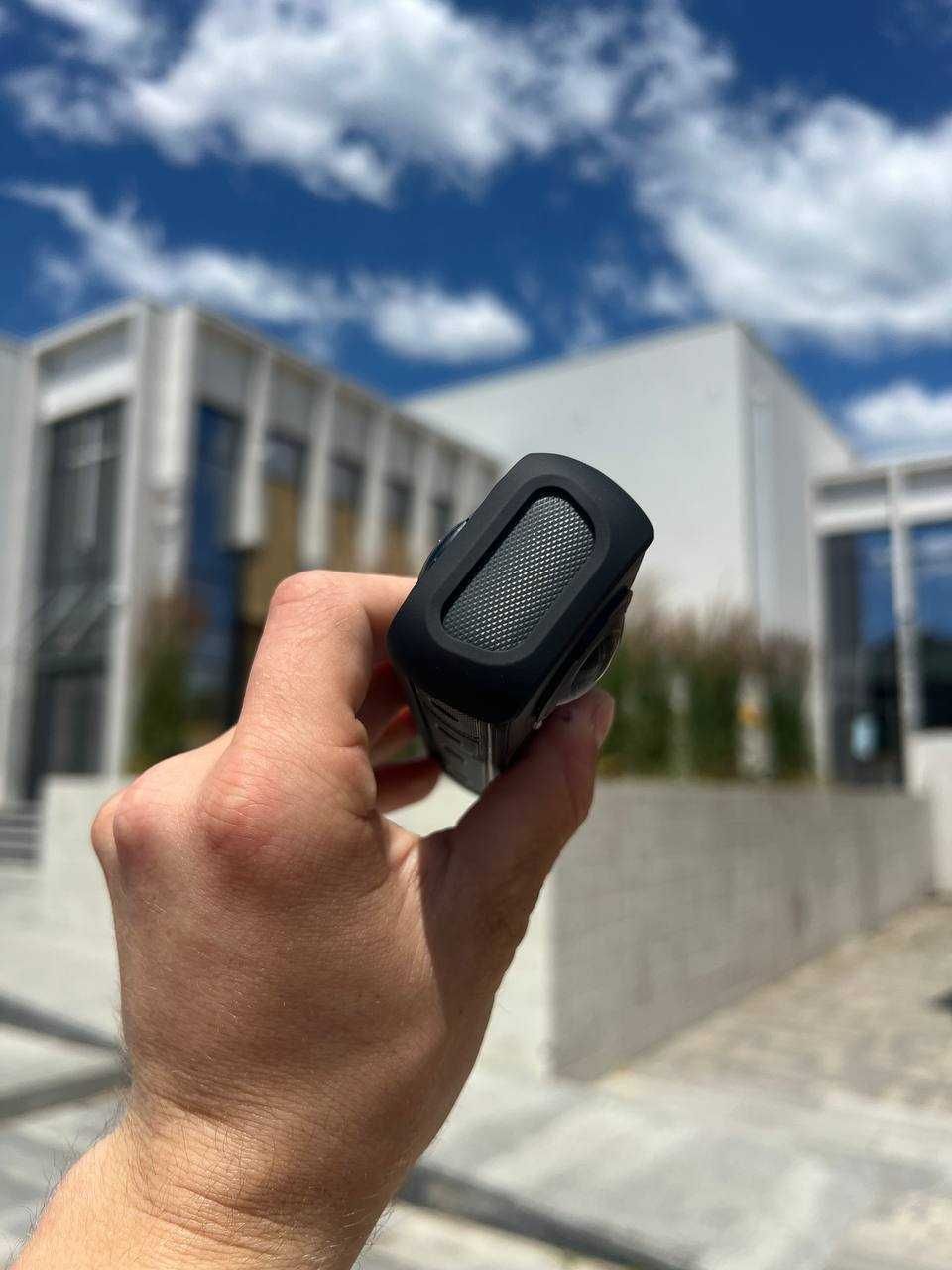 Екшн камера Insta360 X4