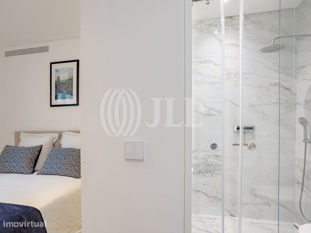 Apartamento T2 com garagem no LAKE 24, em Vilamoura, Algarve