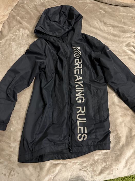 Продам куртку все сезонку