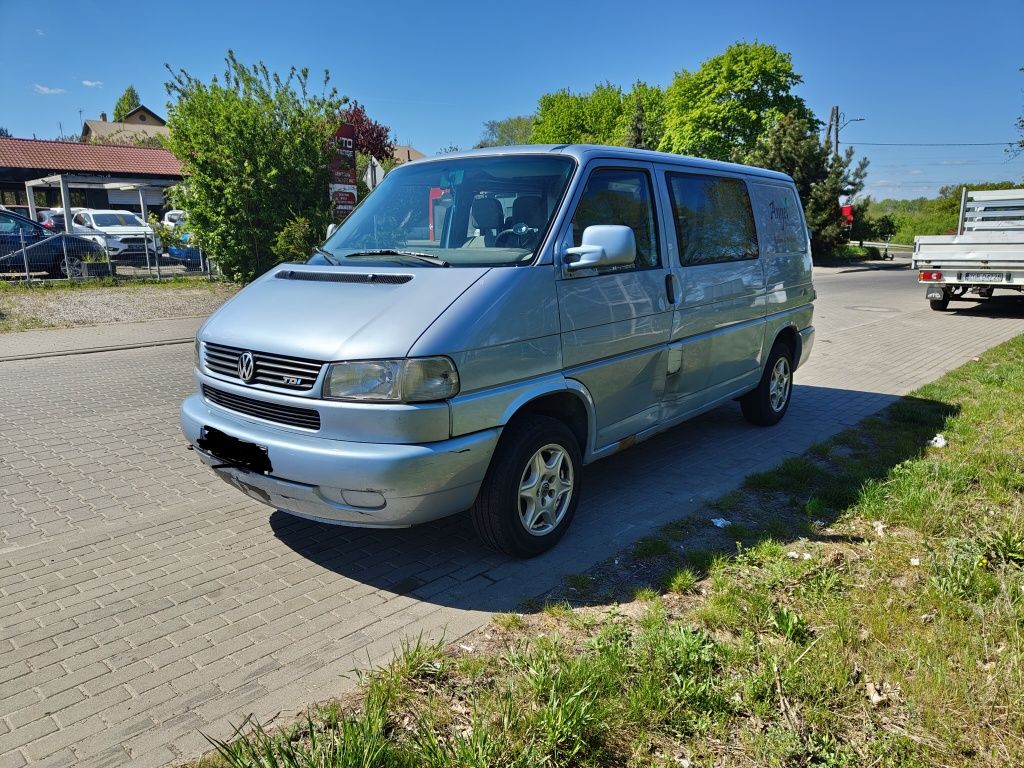 Volkswagen Transporter Caravelle T4 2,5 TDI 6 osobowy Klimatyzacja Hak