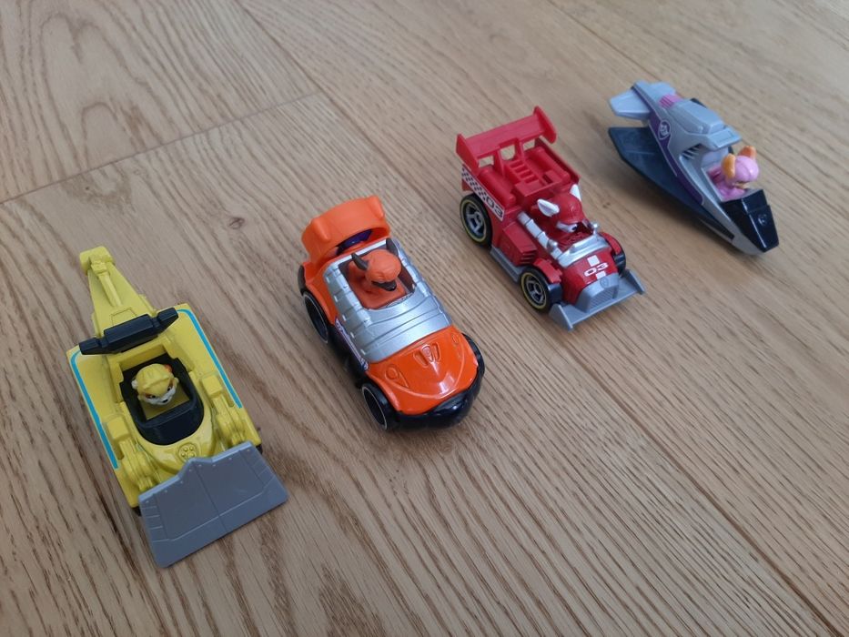 Psi patrol różne pojazdy