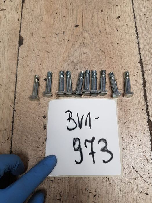 Zestaw śruba zębatki Suzuki F50 TM400 A100 TC125 GS250 TS250  09105-08001