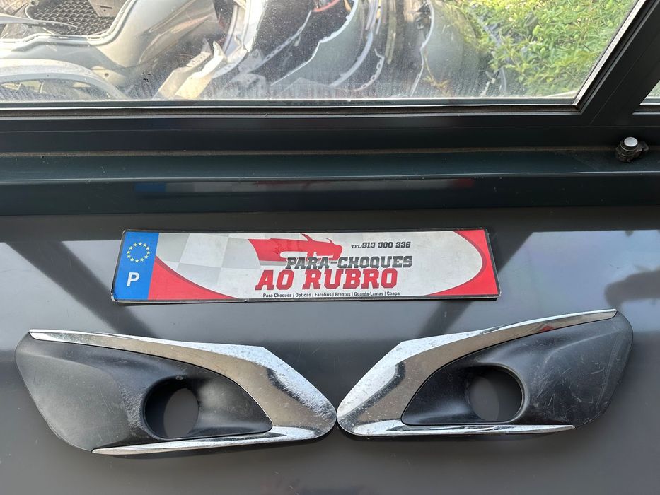 Grelha Peugeot 208 2015