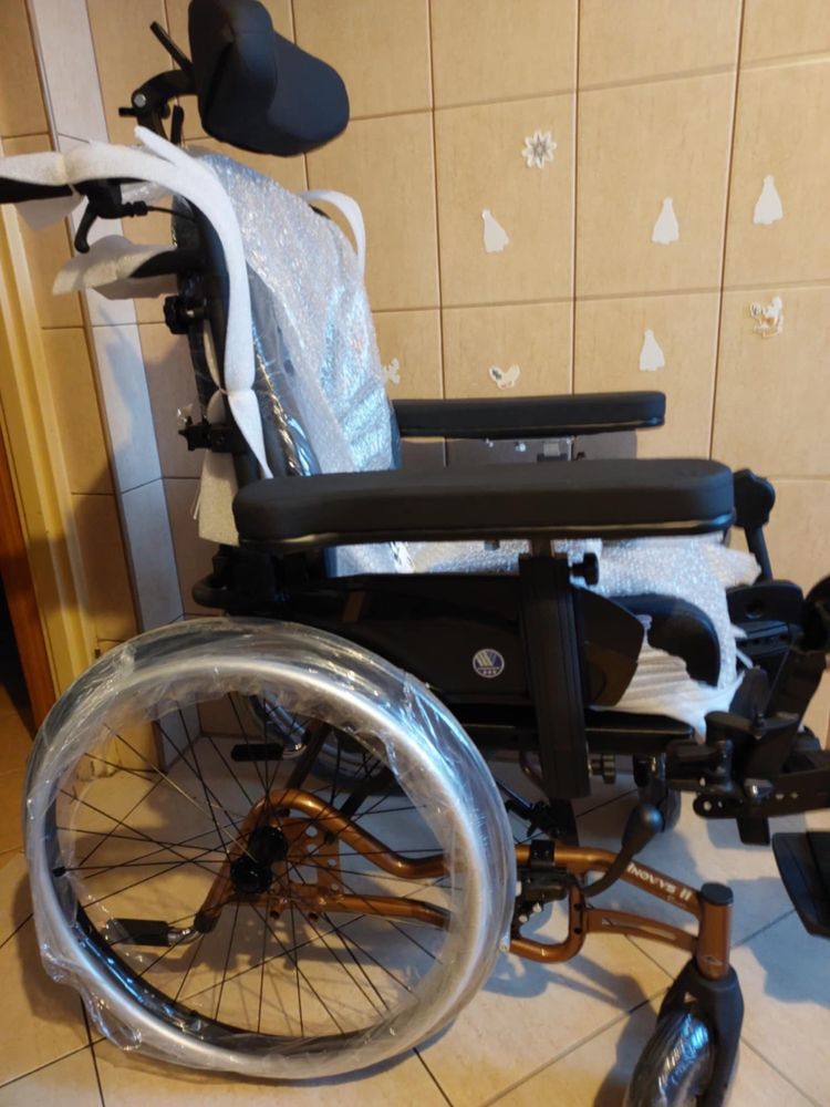 INOVYS 2 Wózek inwalidzki multipozycyjny