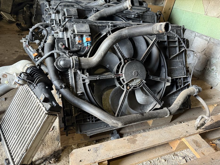 Касета радіаторів телевізор Сітроен С4 пікассо 2 Пежо 308t9 1,6дизель