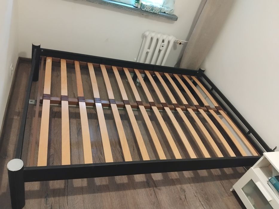 Stalowe łóżko 200x1400.