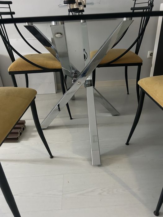 Mesa de vidro em estado excelente