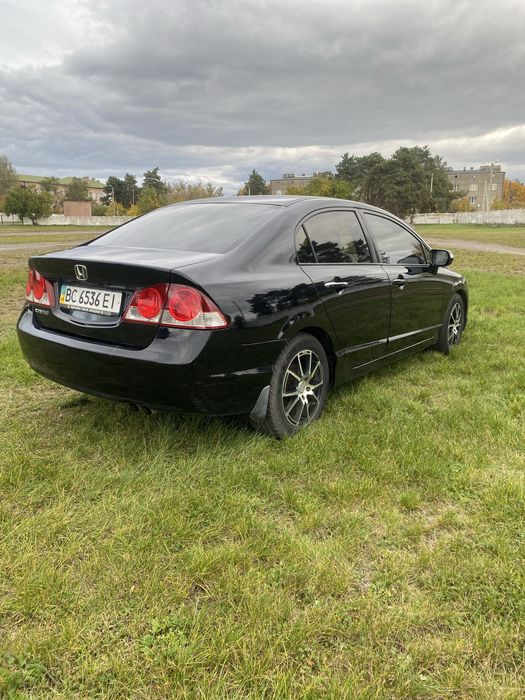 HONDA civik 1.8 автомат