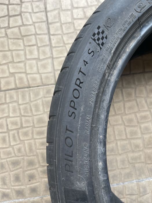 285/35 r20 pilot sport 4s