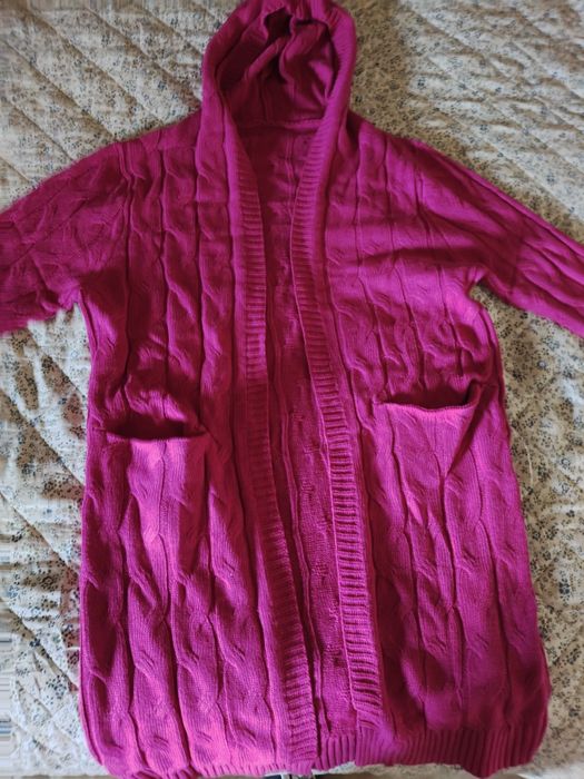 Mam do sprzedania sweter.