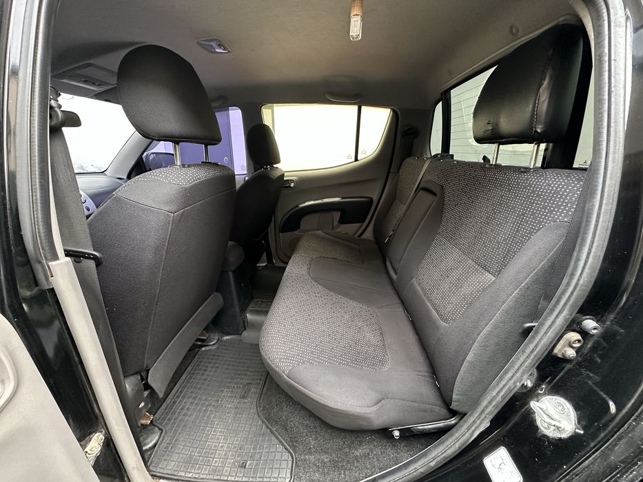 Mitsubishi L200 2012