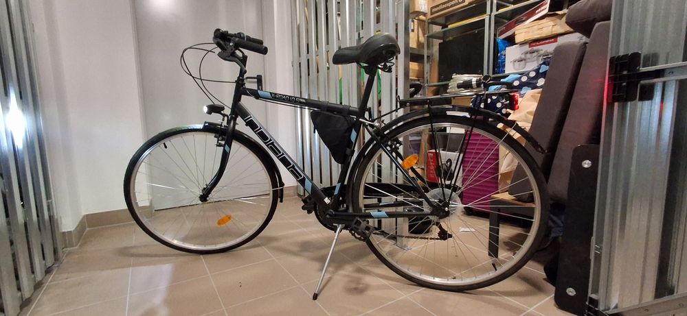 Rower trekkingowy INDIANA X-Road 1.0 M19 28 cali czarno-błękitny