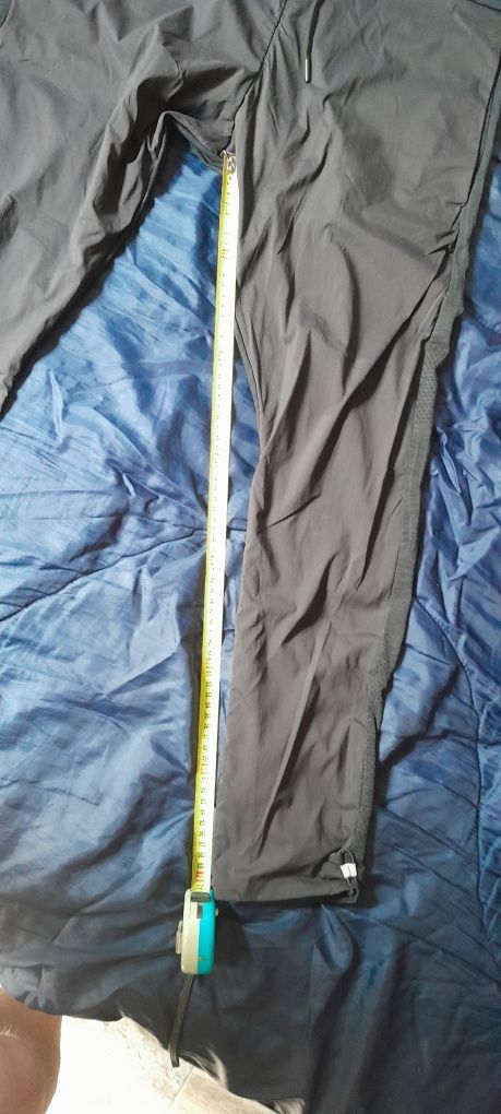 Spodnie biegowe Compressport.