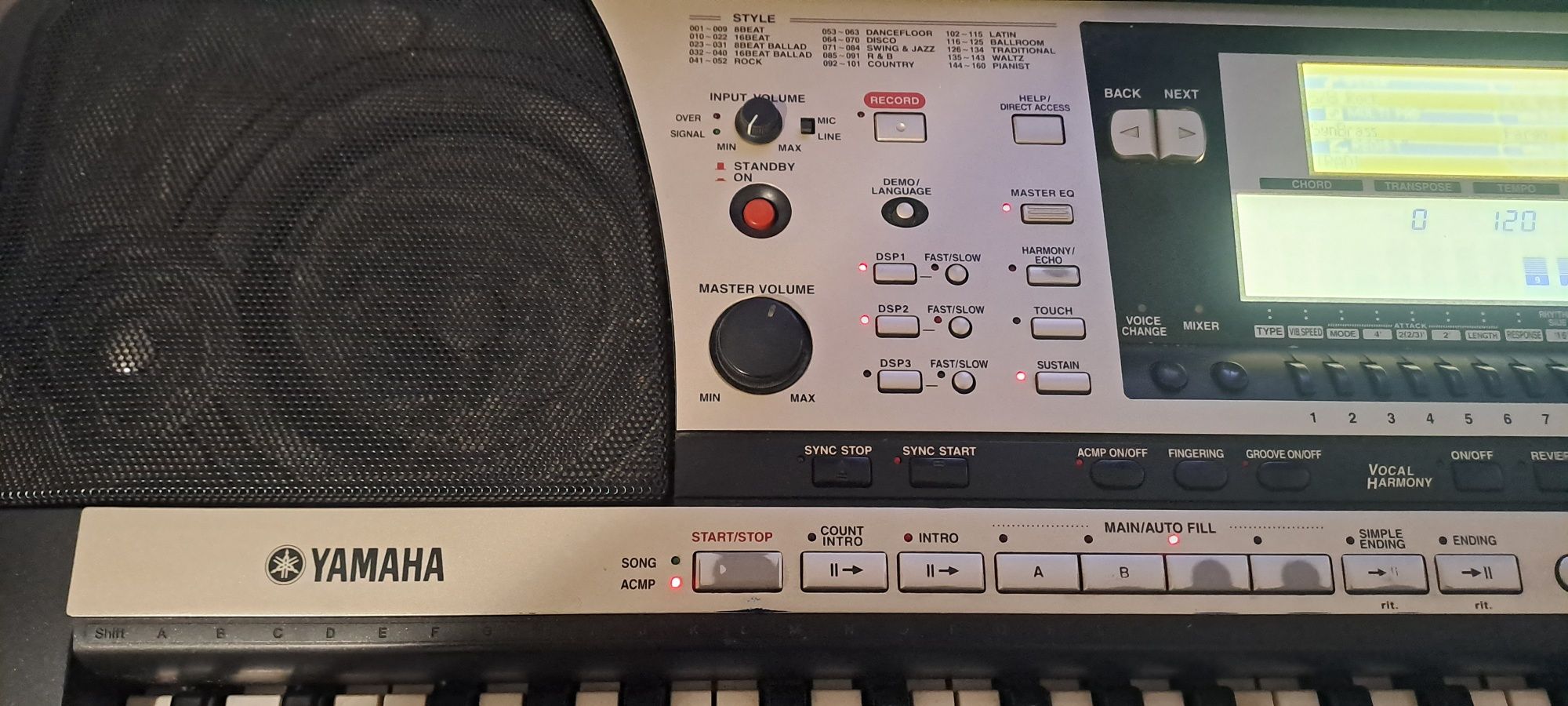 Синтезатор Yamaha PSR-740