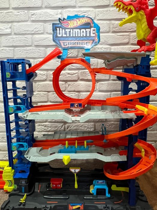 Hot wheels city mega garaż