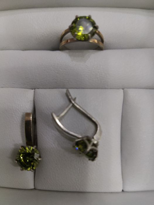 Набір ювелірних виробів