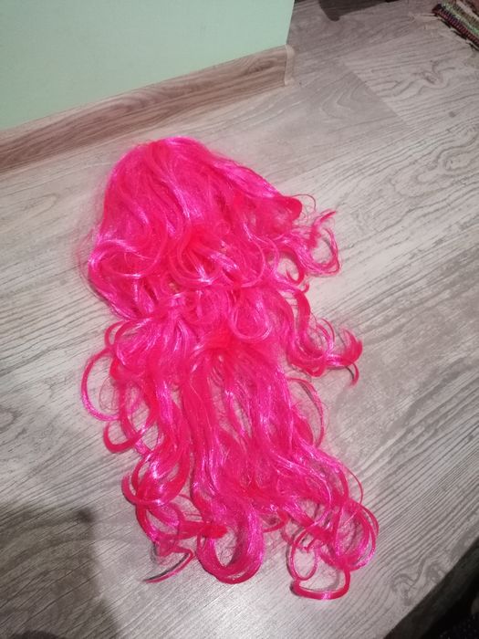 Peruka różowe neonowe włosy