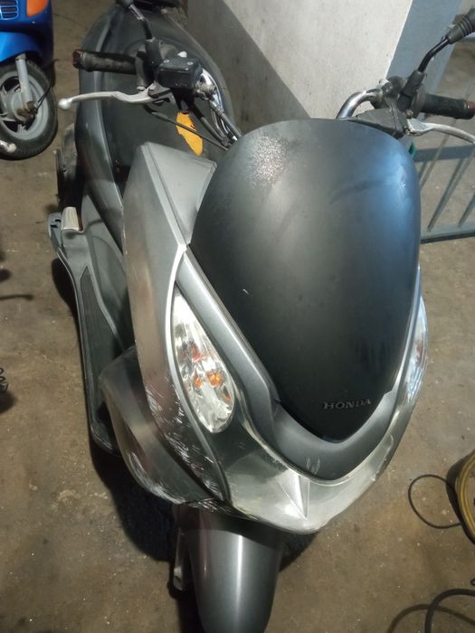 Honda PCX 125 cinza