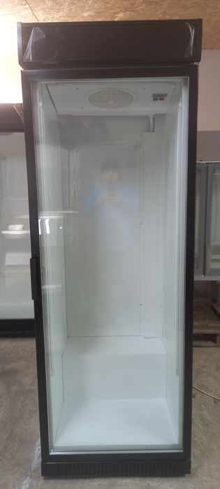 Вітрина холодильна, холодильник, холодильні шафи, морозилка, торгове