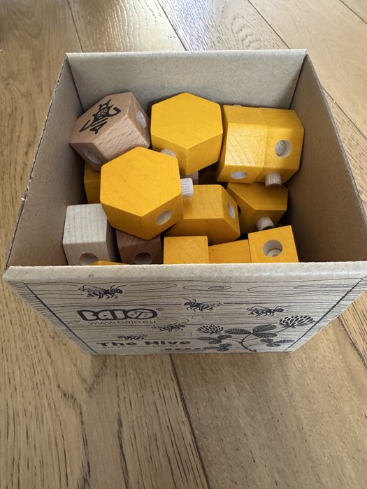 Drewniane klocki Ul pszczeli- zabawka Montessori, Bajo