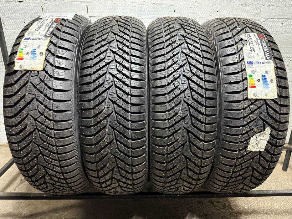 Зимові шини б/у 215/65 R17 Yokohama BluEarth Winter V905 (7246)