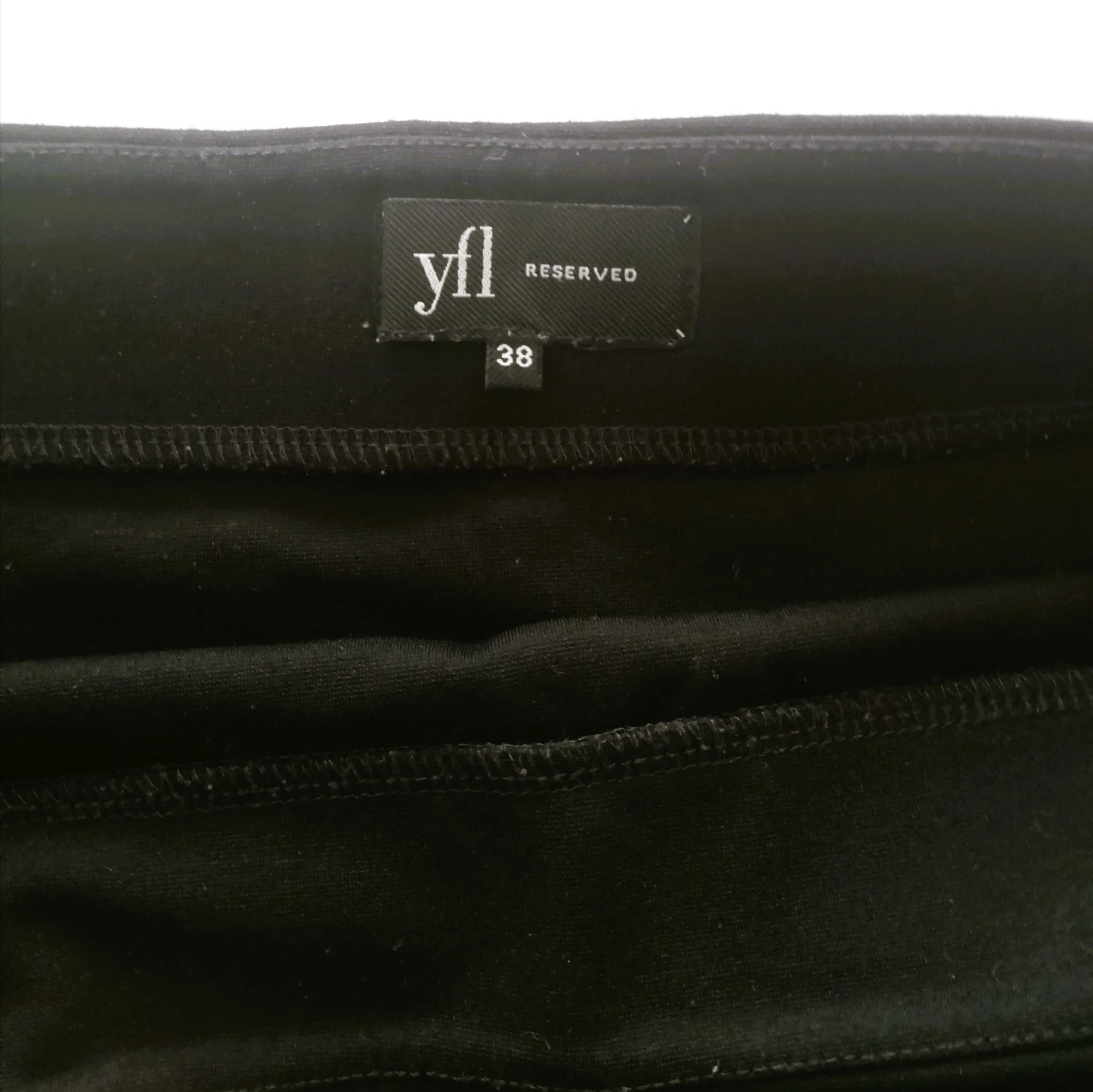 Spódnica mini Reserved rozm. 36/38 kolor czarny