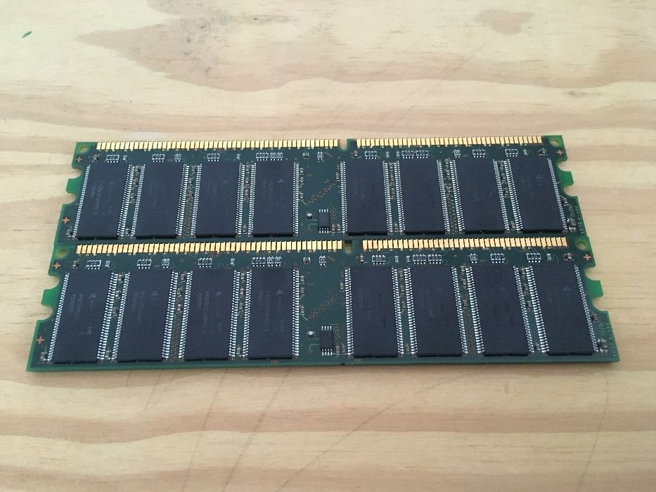 Memória RAM 512MB DDR 400 - CL3