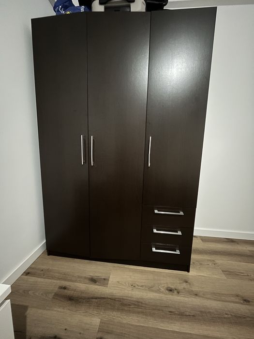 Amario do ikea castanho