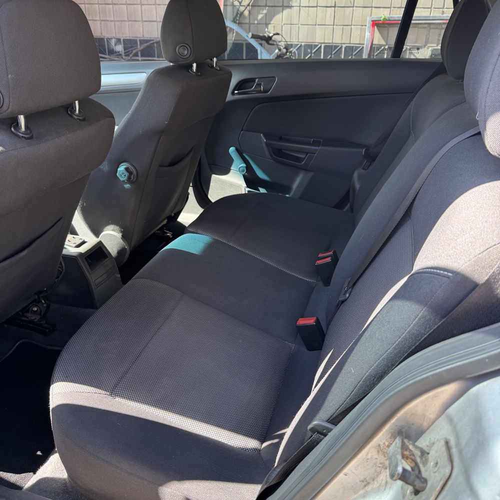 Opel Astra H 2010год 1,7 дизель, МКПП. Обслужен, 230т пробег