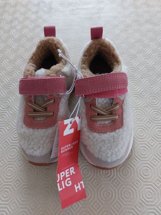 Sapatilhas com pelo menina tamanho 24