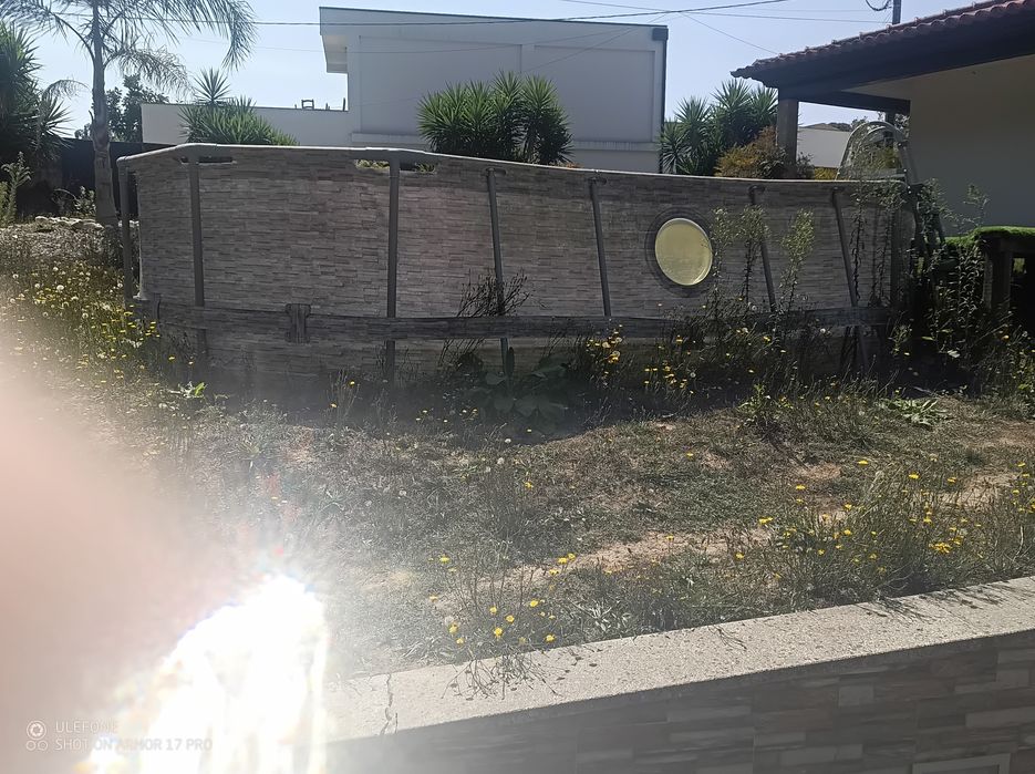 Piscina com 4,70 de comprimento, 2,80 de largura e 1 metro de profundi