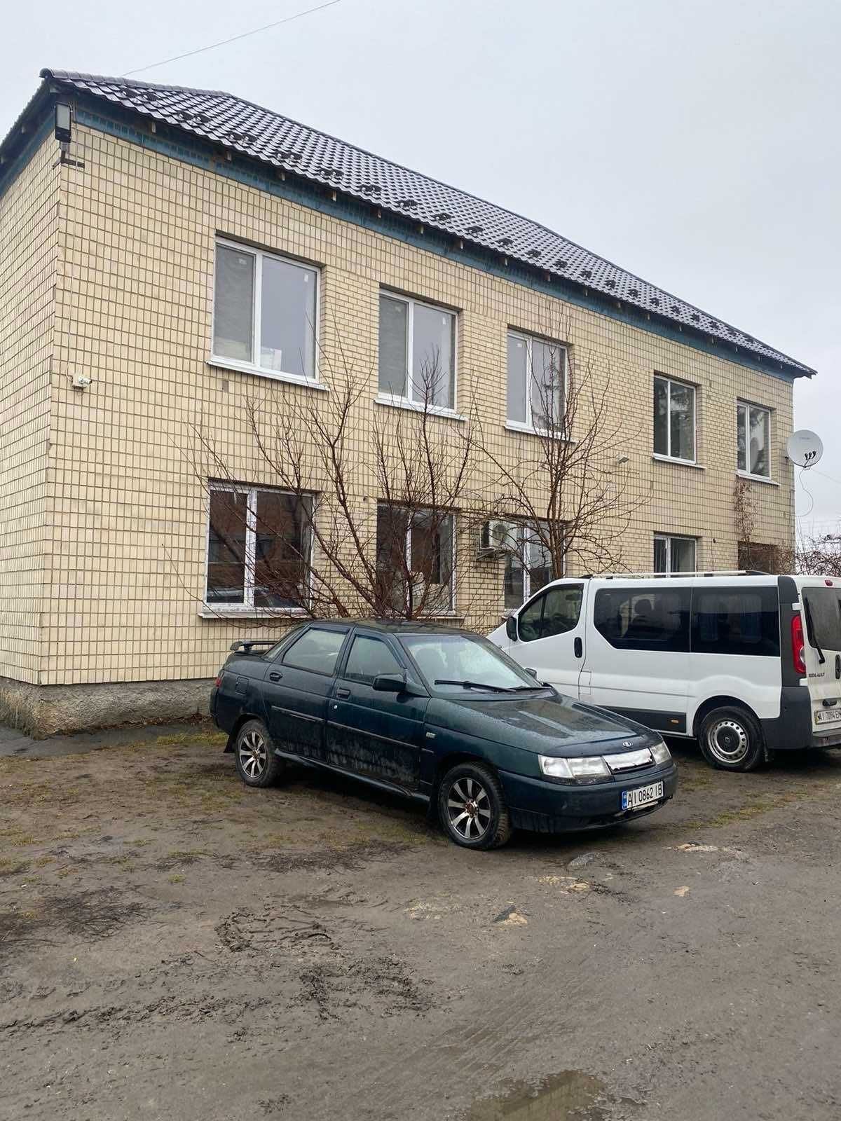 База 5000м і 1,6 га землі