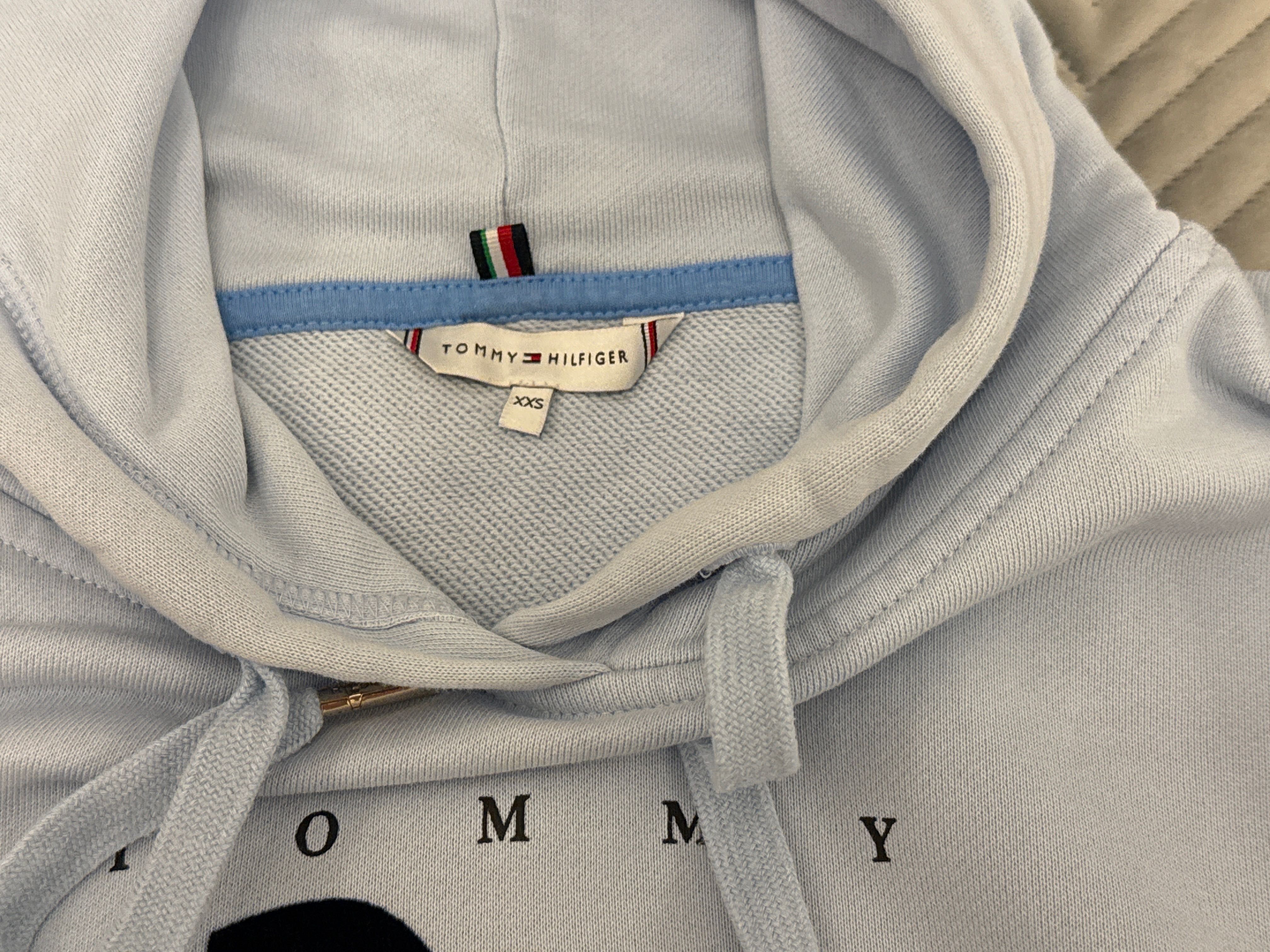 Bluza damska marki Tommy Hilfiger, rozmiar XXS.