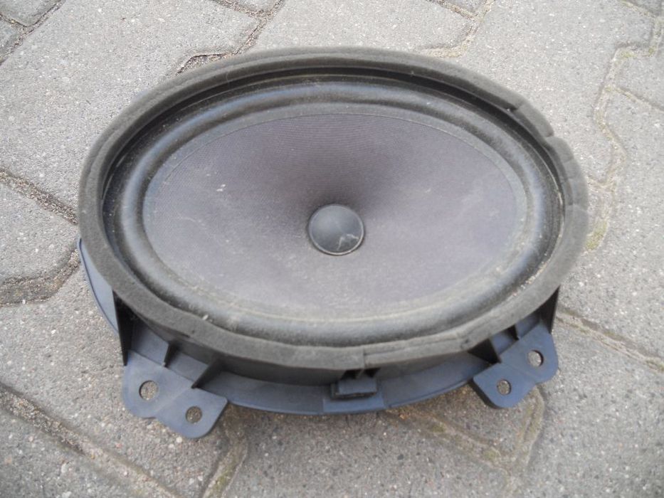 GŁOŚNIK W DRZWI oryginał  ISUZU D-max od 06.2012r