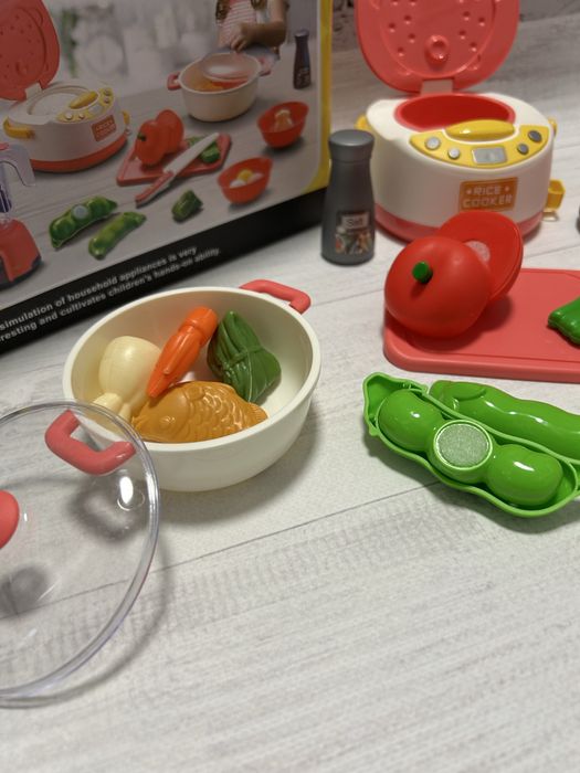 Іграшковий Набір техніки -мультиварка, блендер, муляжі їжі, посуд