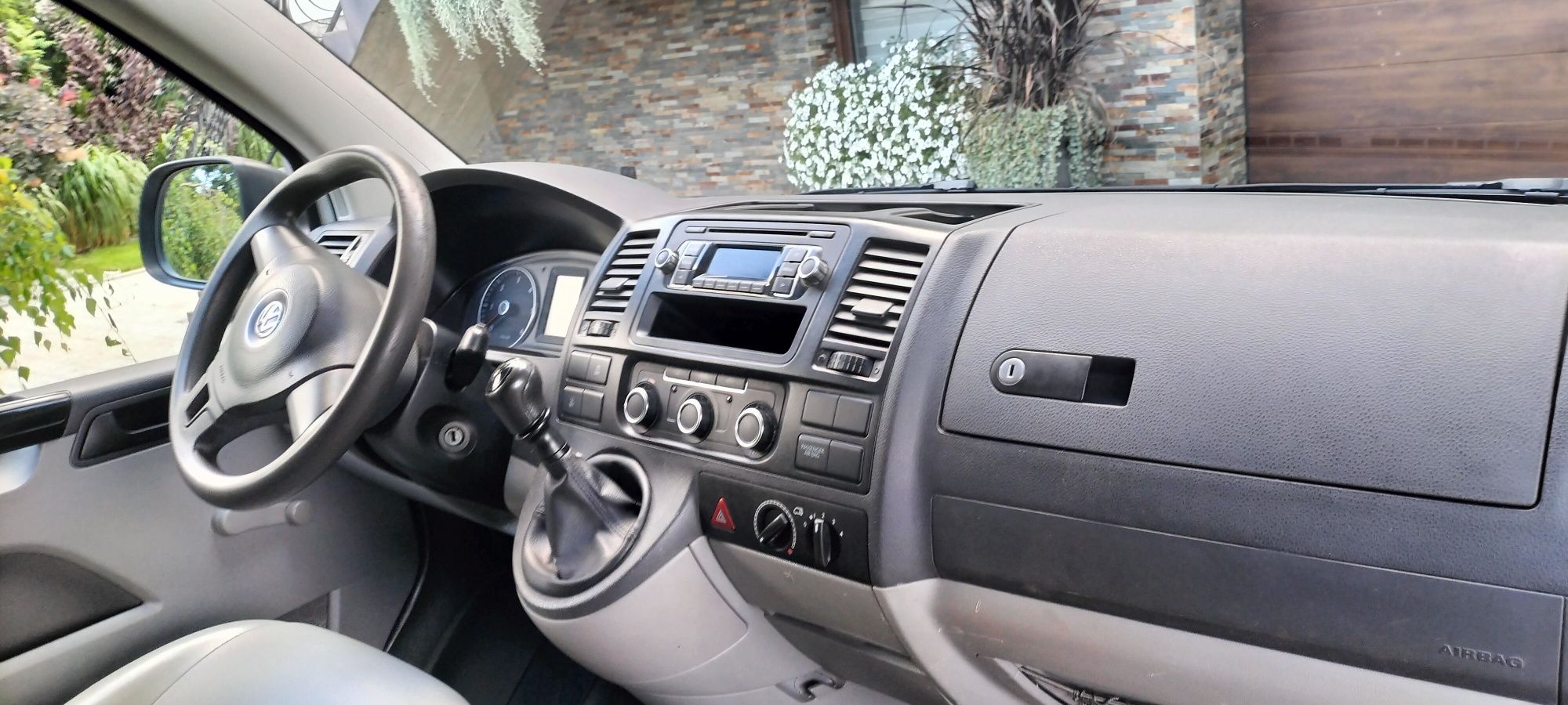 Sprzedam VW transporter T5 long 2.0 TDI 140km