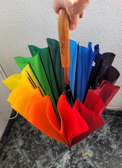 Piękny tęczowy duży parasol Falcone