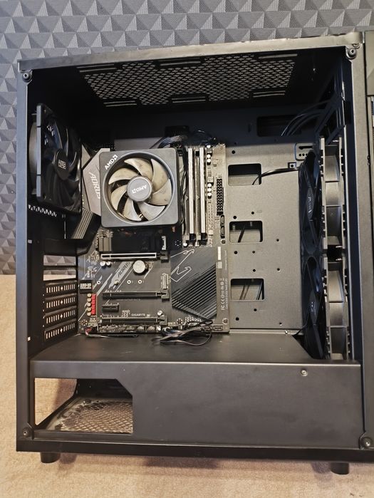 Sprzedam pc bez zasilacza i karty