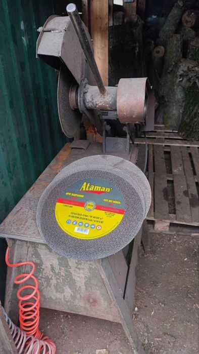 Відрізний станок по металу(повністю в робочому стані)