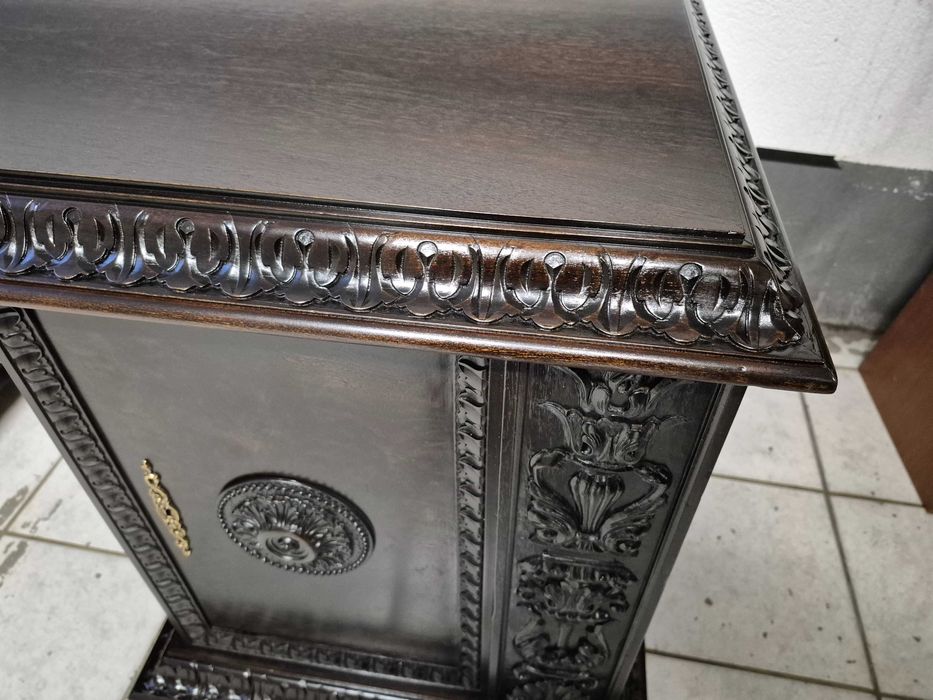 Stylowe biurko na lwich łapach antyk