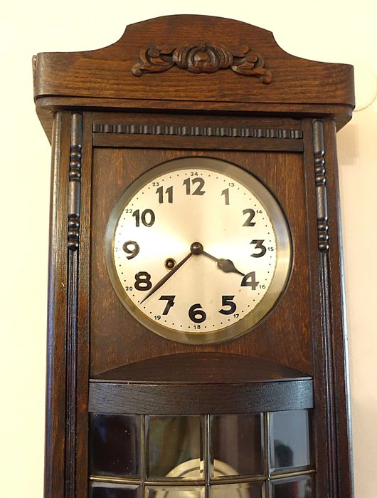 Ładny ,stylowy zegar wiszący Minute